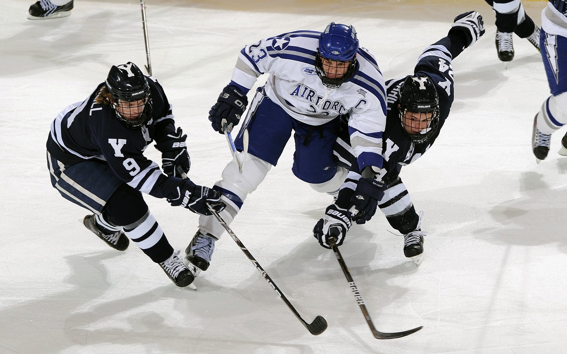 《电竞志愿者：幕后英雄的故事》，电竞人物志theshy